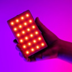 SmallRIG 3808 LED RGB compacta con batería de larga duración